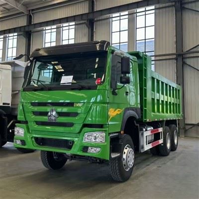 10 riteņu pašizgāzējs Sinotruk